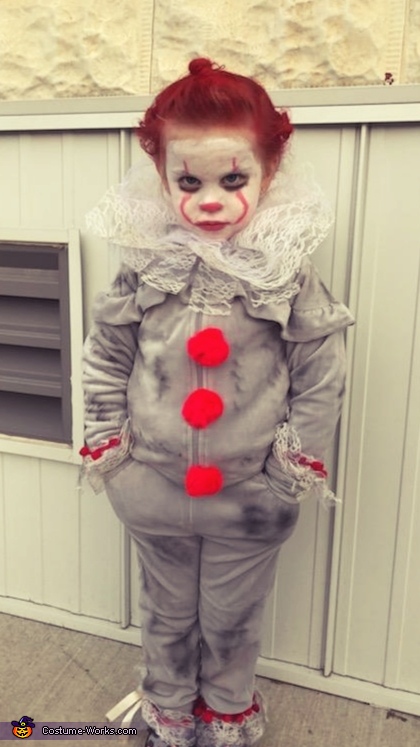 Pennywise the Dancing Clown Costume | DIY Costumes Under $25 - Photo 3/4