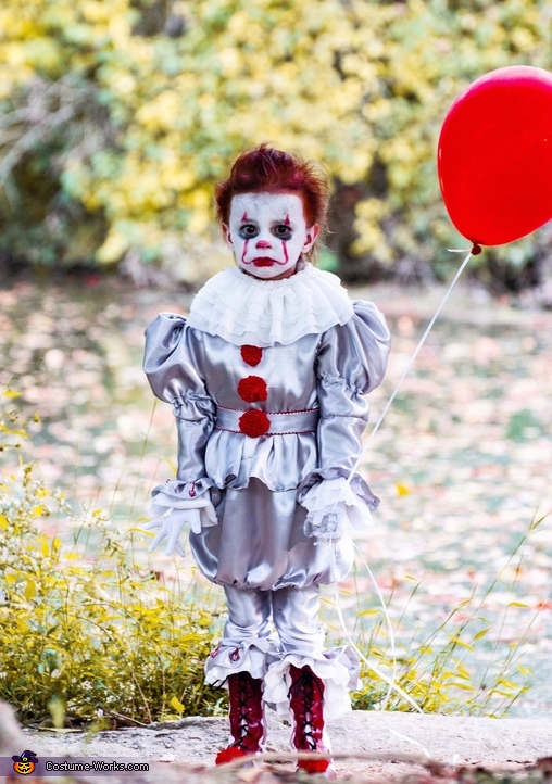 Pint-sized Pennywise Costume | Mind Blowing DIY Costumes - Photo 2/3