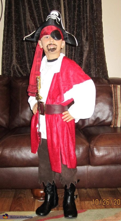 Pirate Costume DIY with Regular Clothes  Moneywise Moms  Easy Family  Recipes