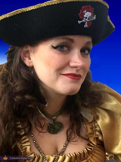 Pirate Wench Costume | DIY Costumes Under $35 - Photo 4/6