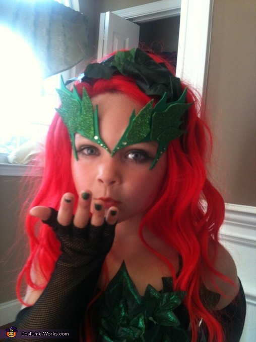 Poison Ivy and the Riddler Kids Halloween Costumes | No-Sew DIY ...