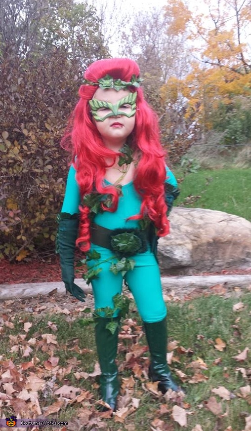 Poison Ivy Girl's Halloween Costume | No-Sew DIY Costumes
