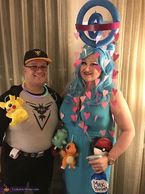 Pokmon Go Trainer and PokeStop Costume