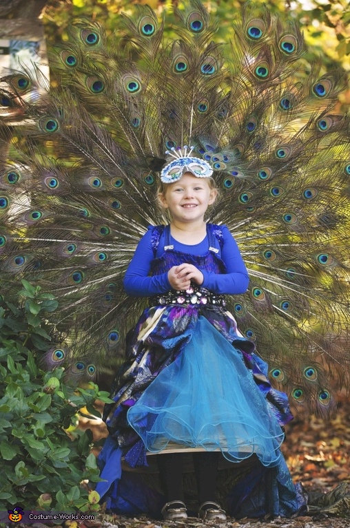 Princess Peacock Costume | Creative Costume Ideas - Photo 4/10