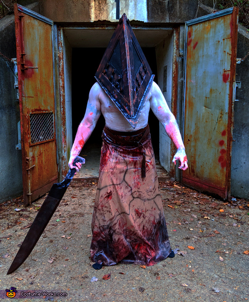 HOW I MADE MY PYRAMID HEAD COSTUME 