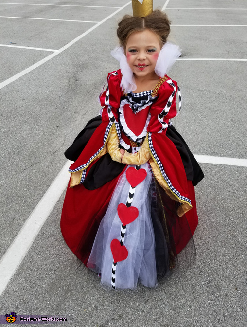 DIY Queen of Hearts Costume for Girls