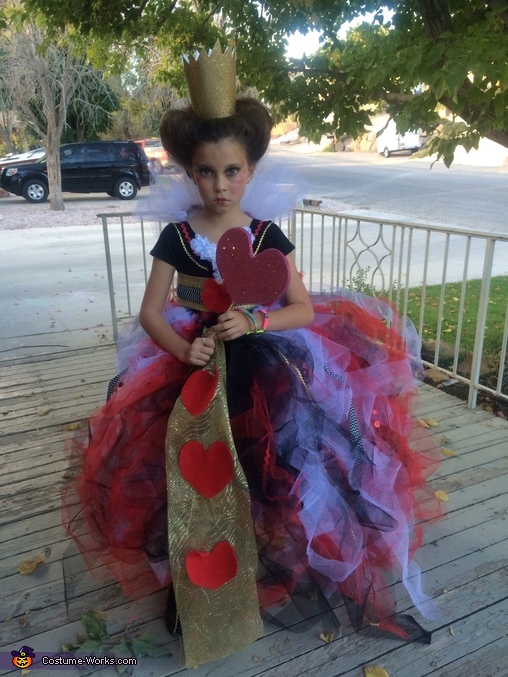 Queen of Hearts Costume for Girls | Coolest Halloween Costumes