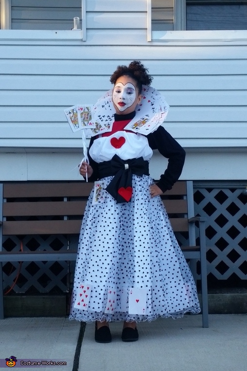 Queen of Hearts Girl's Homemade Costume | Unique DIY Costumes
