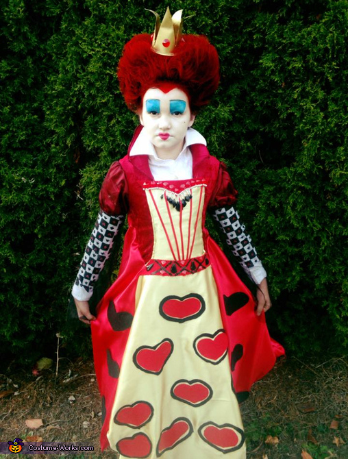 DIY Queen of Hearts Costume; No Sewing Required! 