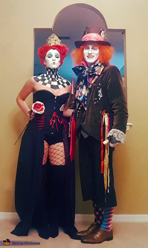 Queen of Hearts and Mad Hatter Couple Costume | DIY Tutorial