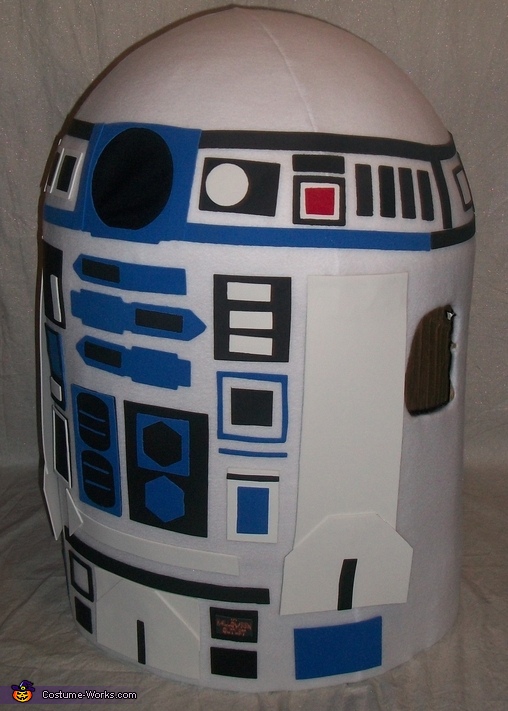 DIY R2D2 Costume