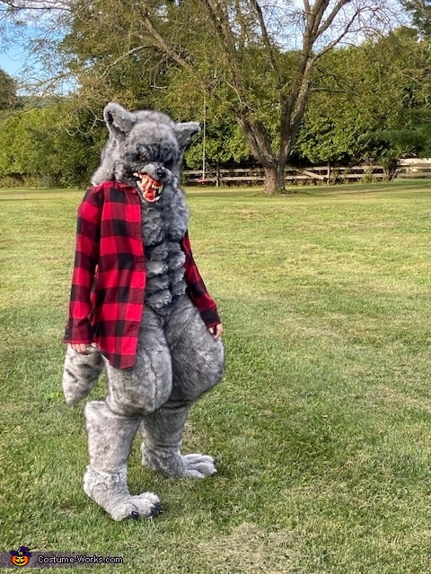 Realistic Terrifying Werewolf Costume