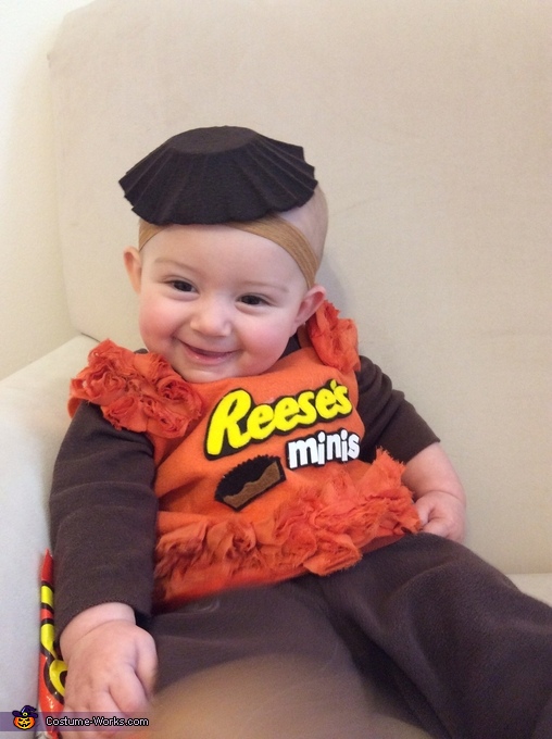 Reese's Peanut Butter Cups Baby Costume - Photo 2/5