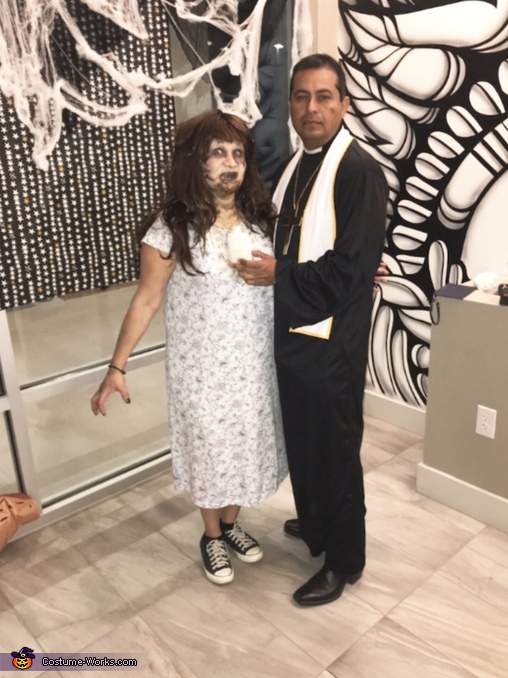 Regan and the Priest - The Exorcist Costume