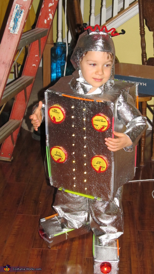 Awesome Robot Costume | How-To Instructions - Photo 2/5