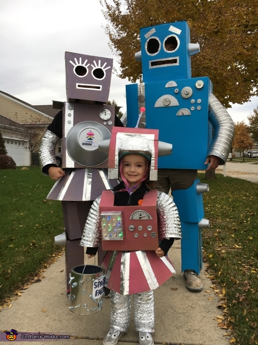 Robot Family Costume | DIY Under $25