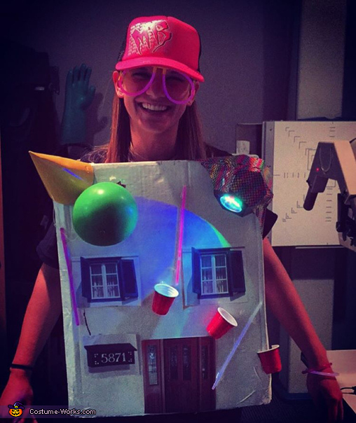 Sam Hunt's House Party Costume