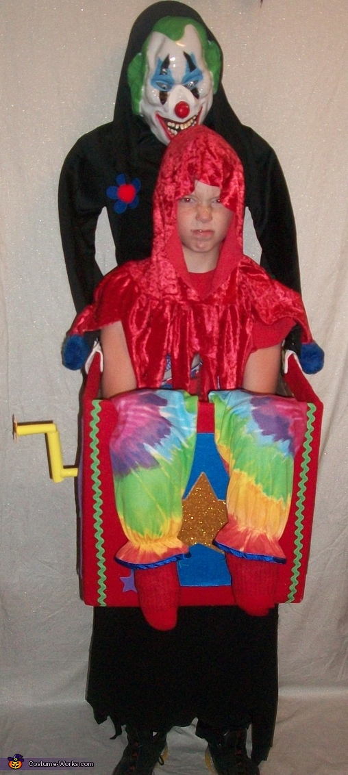 Scary Clown Carrying Jester Illusion Costume