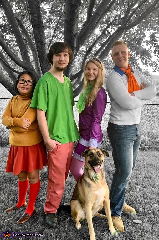 Scooby Doo Gang Costume | Mind Blowing DIY Costumes - Photo 2/3