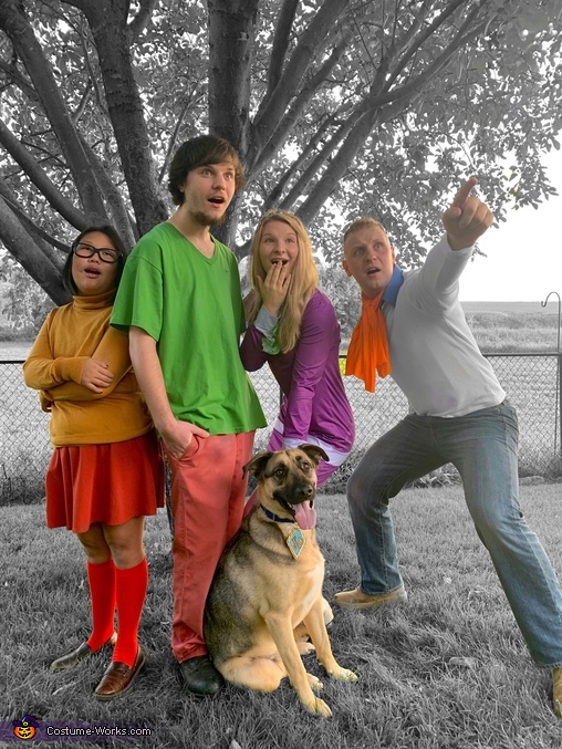 Scooby Doo Gang Costume | Mind Blowing DIY Costumes - Photo 3/3