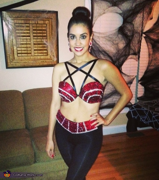 DIY feathered jeweled bra (SELENA COSTUME)