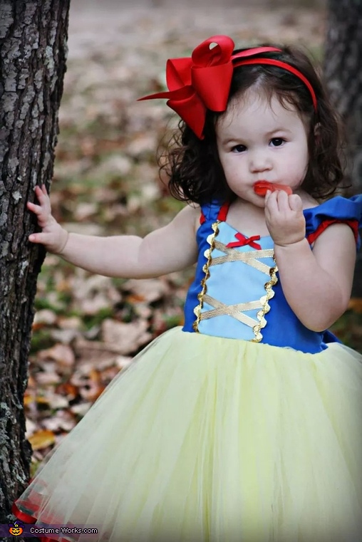 Awesome Snow White Baby Costume | Affordable Halloween Costumes