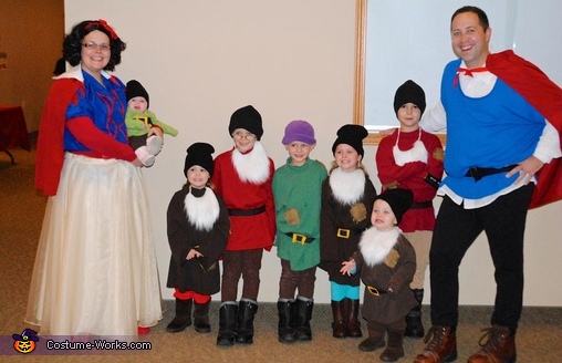 Snow White & the 7 Dwarfs and Prince Charming Family Costume