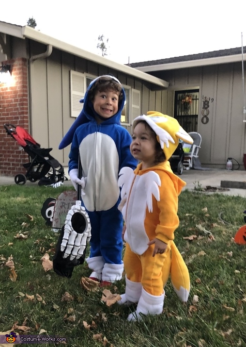 Cutest Sonic and Tails Homemade Costume