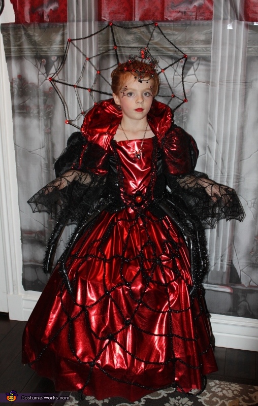 Spider Queen Costume | DIY Costume Guide - Photo 4/4