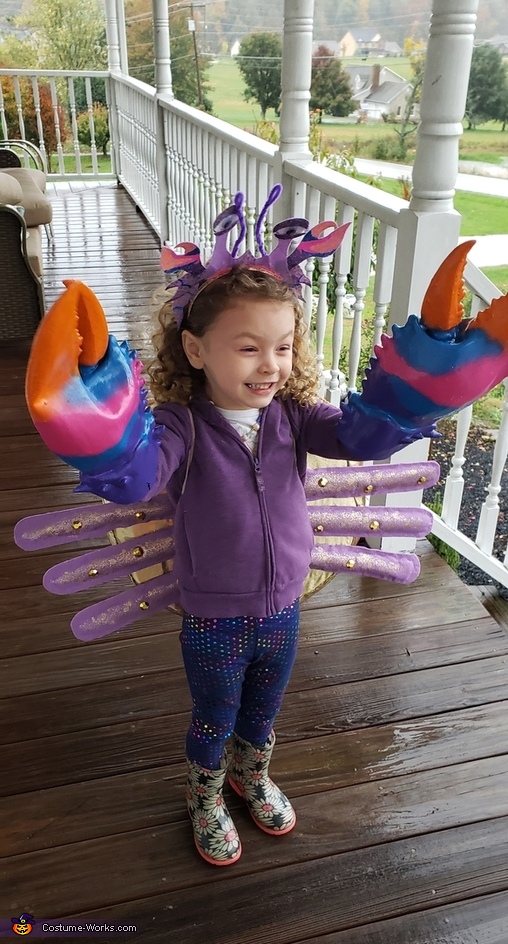 Moana shiny crab costume.