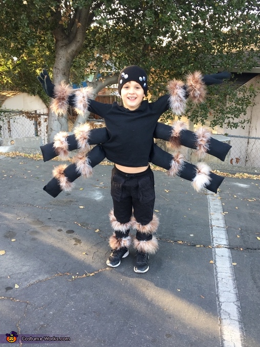 Tarantula Costume | How-To Instructions - Photo 2/3