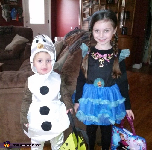 Team Frozen: Anna and Olaf Costume