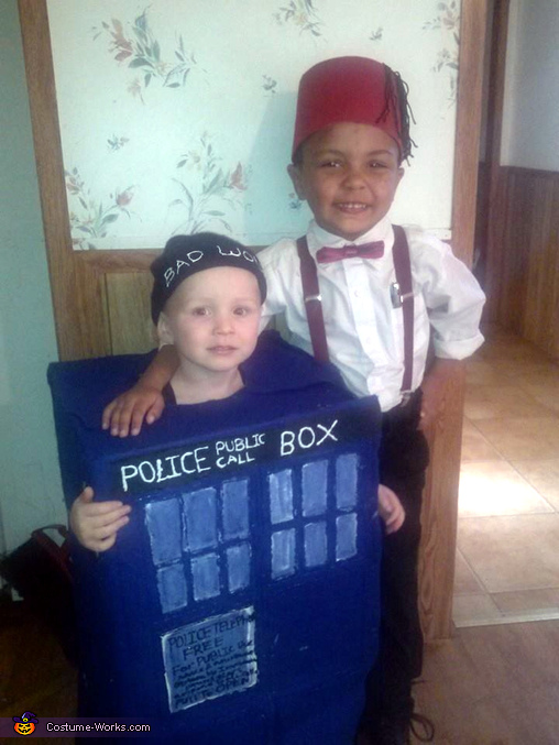 The 11th Doctor and his Tardis Costume