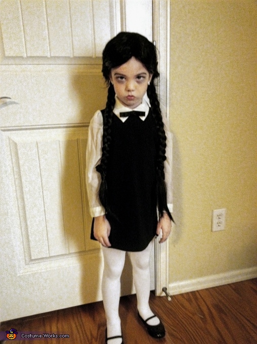 The Addams Family Costume DIY - Photo 3/3