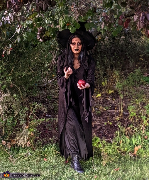 The Decomposing Witch Costume