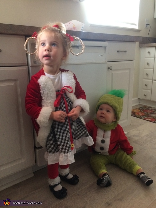 The Grinch and Cindy Lou Who Costume | Easy DIY Costumes