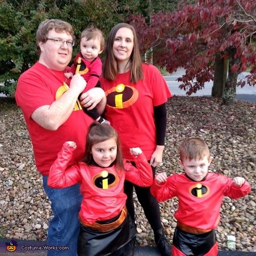 The Incredible Family Costume | DIY Costumes Under $65