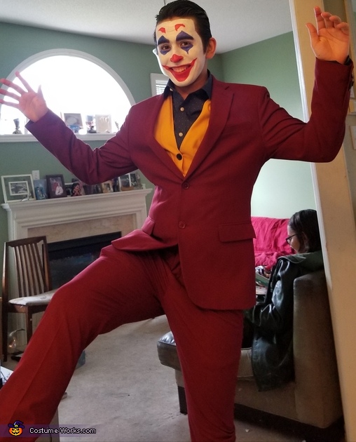 The Incredible Joker Costume | Creative DIY Costumes - Photo 3/4