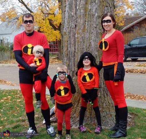 The Incredibles Family Creative Halloween Costume | Easy DIY Costumes ...