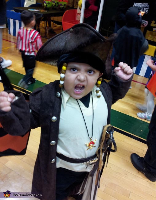 The lil Pirate Costume