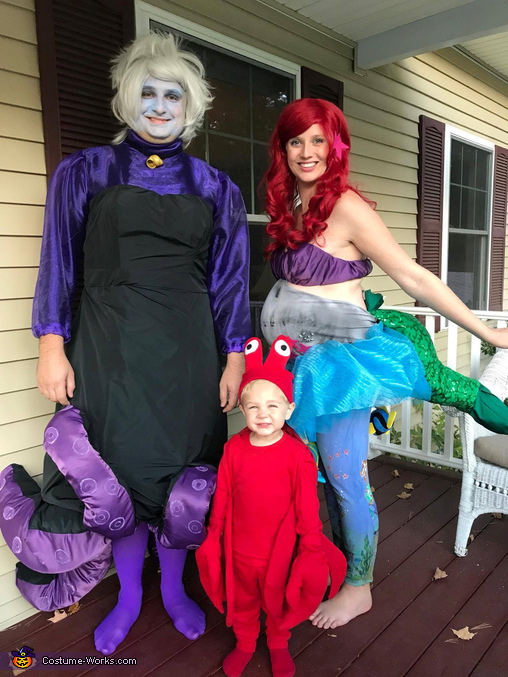 DIY halloween costume of Ariel from The Little Mermaid (seashell