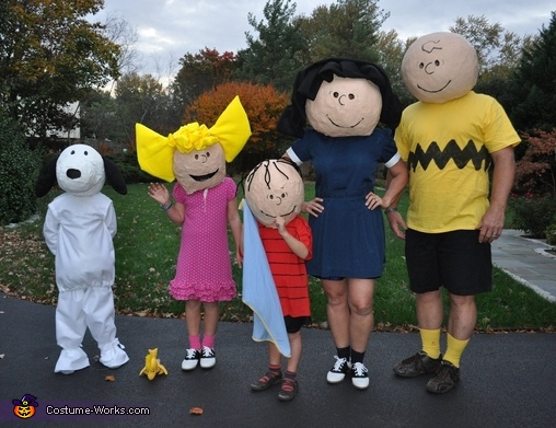 The Peanuts Gang Family Costume