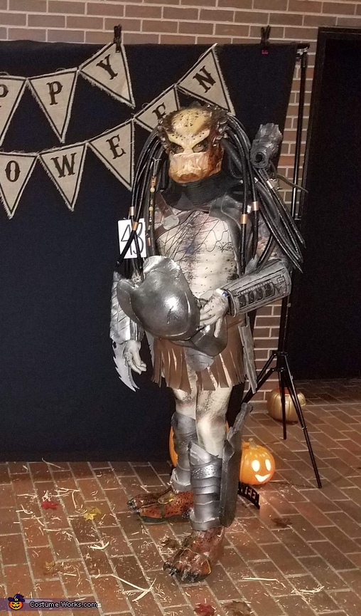 Predator Costume DIY  DIY Costumes Under $45
