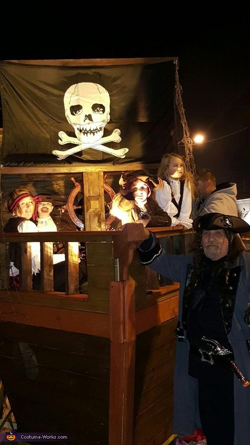 The Puny Pearl Pirate Ship Costume
