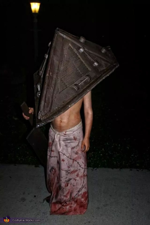 HOW I MADE MY PYRAMID HEAD COSTUME 