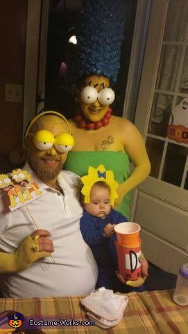 The Simpsons - Family Halloween Costume | Creative DIY Ideas - Photo 3/4