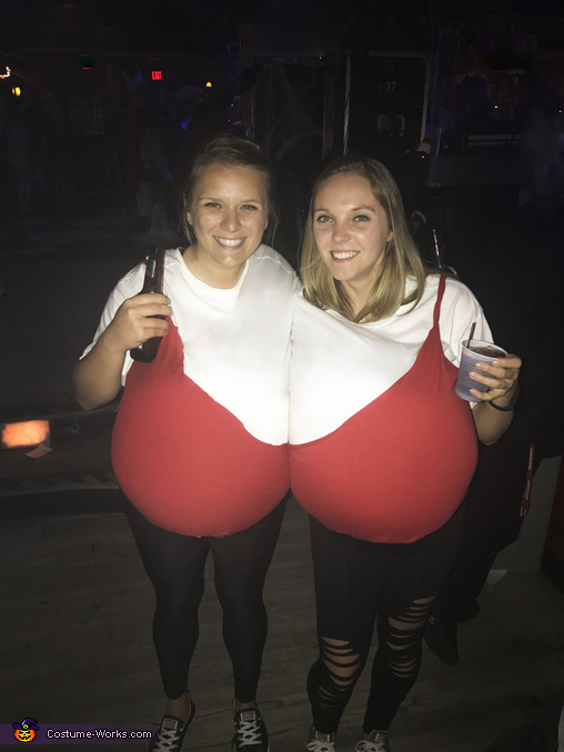 https://photos.costume-works.com/full/the_twins.jpg