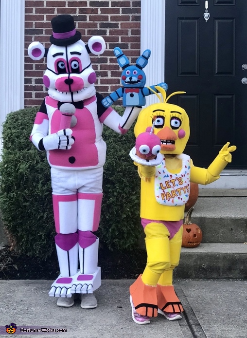 Five Nights at Freddys - Toy Chica and Fun Time Freddy Costume