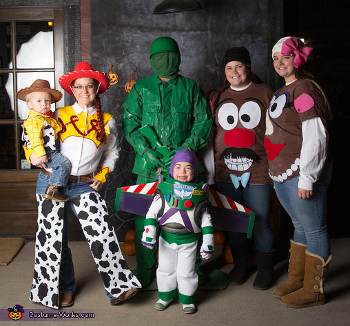 The characters from Toy Story!  Toy story costumes, Themed halloween  costumes, Toy story halloween costume