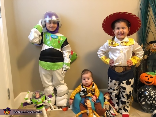 Toy Story Crew Costume | Best Halloween Costumes - Photo 4/4